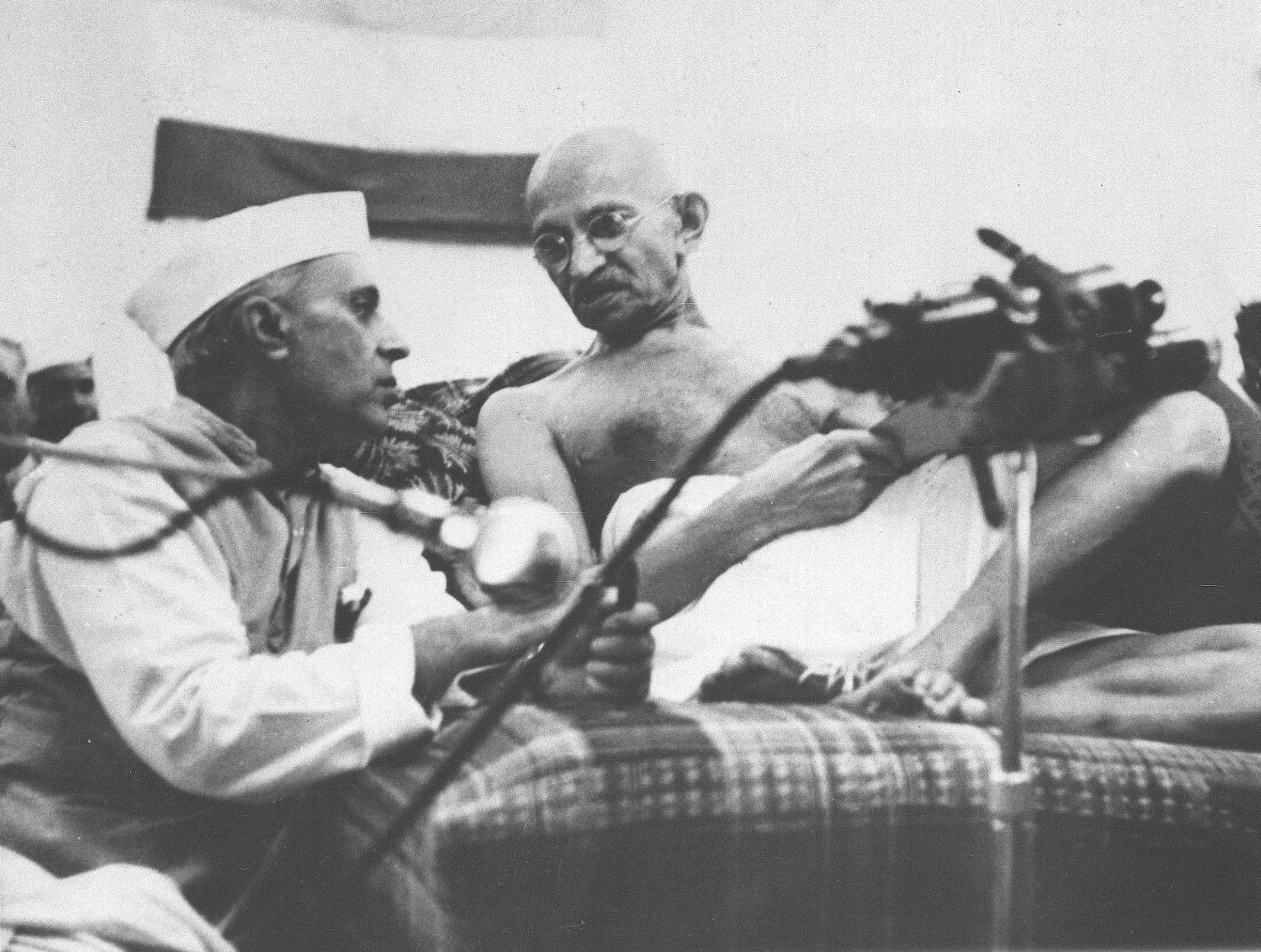 1942: Gandhi Nehru